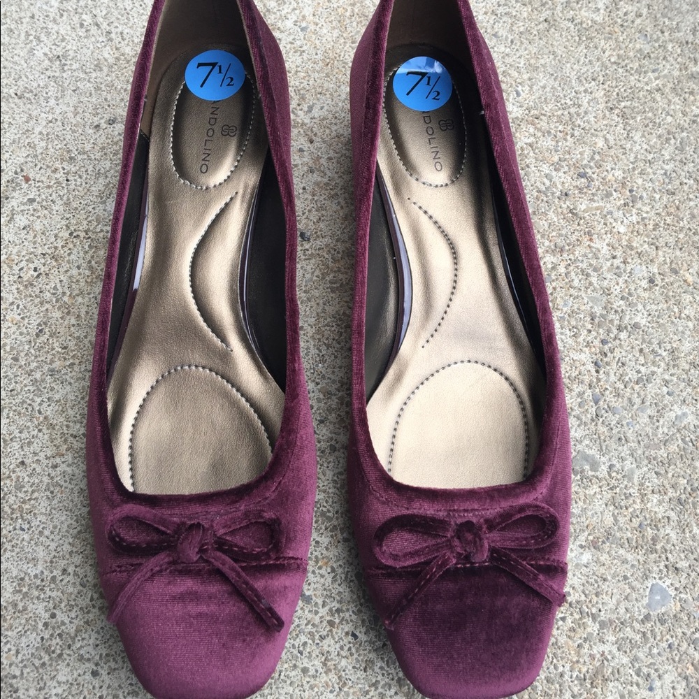 Bandolino Burgundy Crushed Velvet Heels 7.5M NEW